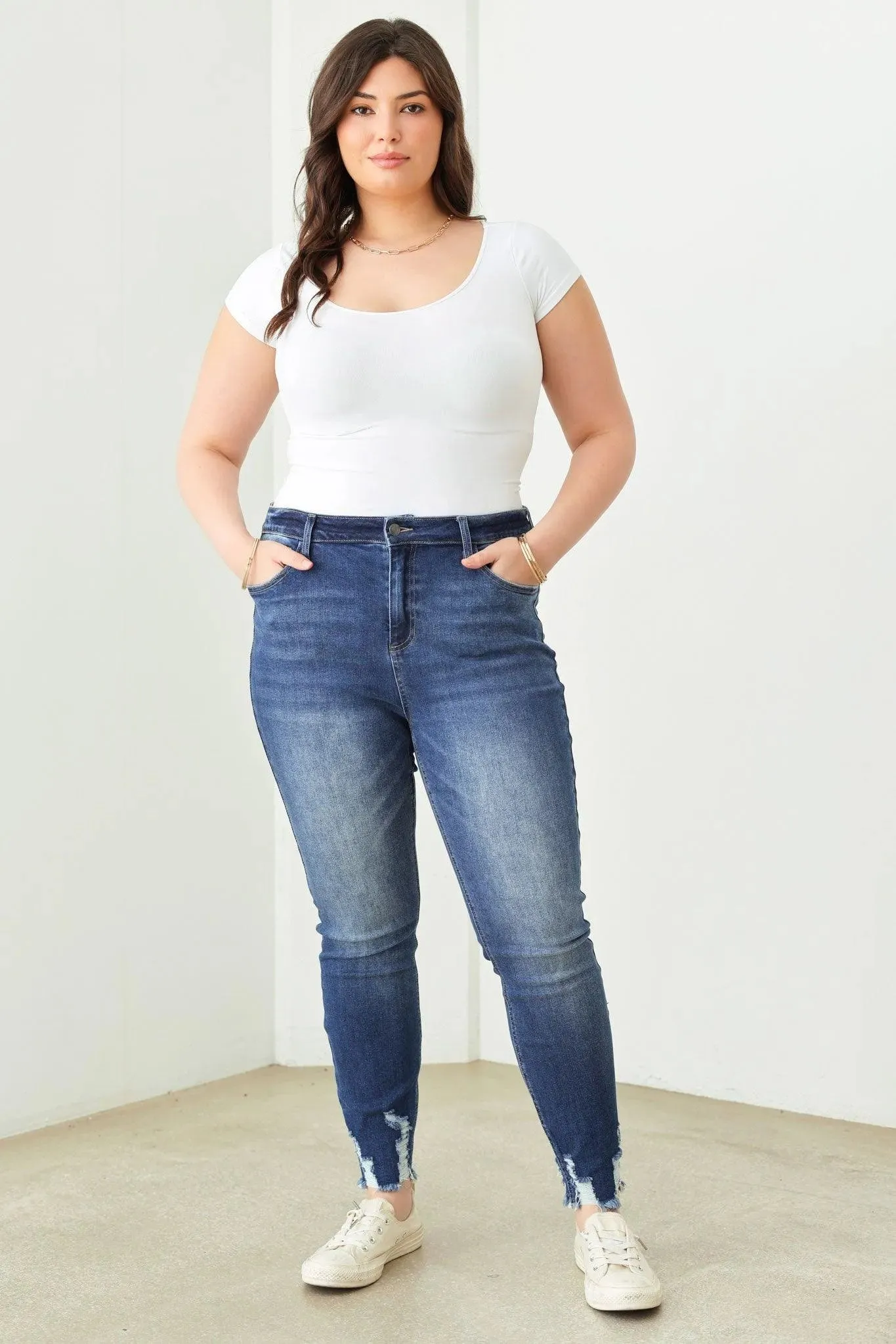 Plus Size Stretchy Destroyed Silhouette Denim Jeans